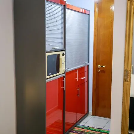 Adriana's Downtown Studio-parking Lot Included 아파트 *