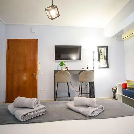 Adriana's Downtown Studio-parking Lot Included Патра