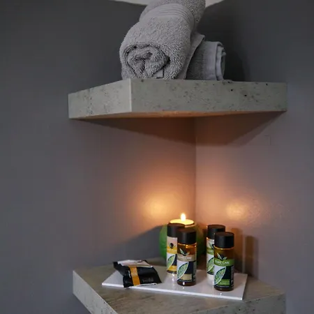 Adriana's Downtown Studio-parking Lot Included Appartement *