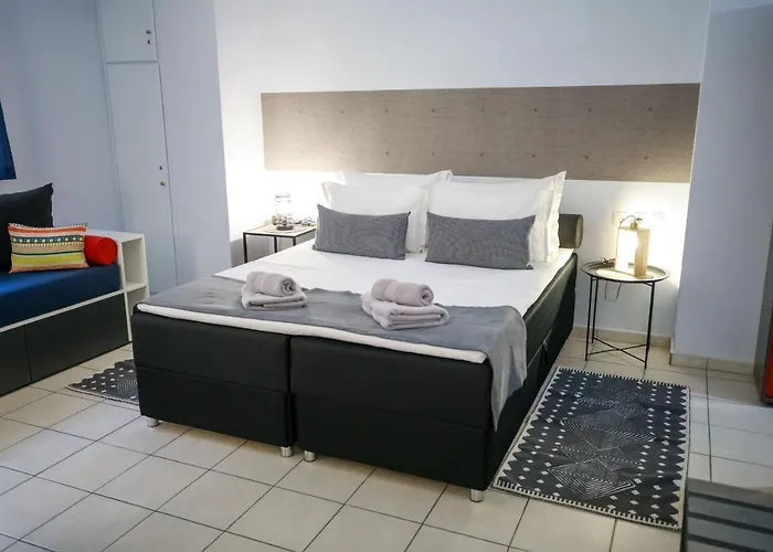 Adriana's Downtown Studio-parking Lot Included * Πάτρα